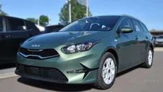 Experience green metallic Neu 2025 Kia Ceed Sportswagon 3 Kombi | 28.730 € (Fairer Preis)