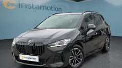 Grün Gebraucht 2023 BMW 218 Active Tourer Van / Kleinbus | 26.499 € (Fairer Preis)