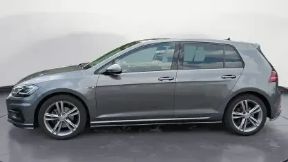 Gebraucht VW Golf VII Highline 150 PS (110 kW) 2019 Grau Limousine