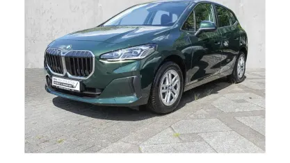 Gebraucht BMW 218 Efficient Dynamics 136 PS (100 kW) 2023 Sanremo green Van / Kleinbus