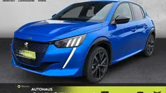 Blau Gebraucht 2023 Peugeot e-208 GT Kleinwagen | 20.990 € (Fairer Preis)