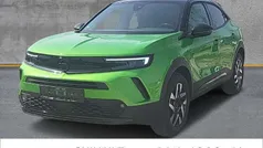 Lackierung matcha green/ikone Gebraucht 2023 Opel Mokka GS Line SUV | 22.590 € (Fairer Preis)