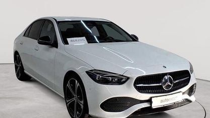 Gebraucht Mercedes C300 Avantgarde 279 PS (205 kW) 2022 Polarweiß Limousine