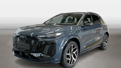 Neu Audi Q6 e-tron Business 225 kW (306 PS) 2026 Plasmablau SUV