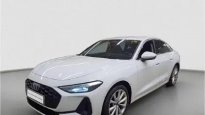 Weiss Gebraucht 2025 Audi A5 Business Limousine | 44.750 € (Guter Preis)