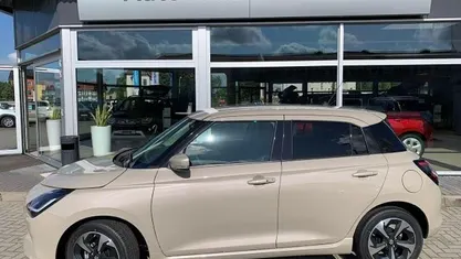 Beige Gebraucht 2025 Suzuki Swift Comfort+ Kleinwagen | 19.890 € (Teuer)
