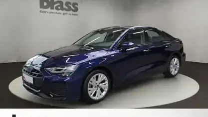 Używany Audi A3 Ambiente 116 KM (85 kW) 2025 Niebieski Sedan/Limuzyna