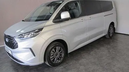 Gebraucht 2025 Ford Tourneo Titanium Van / Kleinbus | 45.880 € (Fairer Preis)