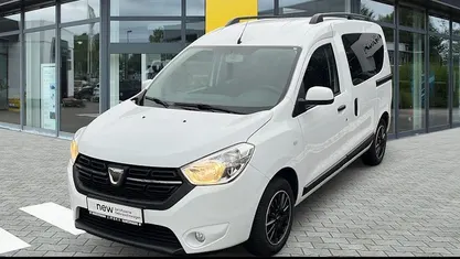 Magmaschwarz (schwarz) Gebraucht 2023 Dacia Spring Essentiel Kleinwagen | 13.950 € (Fairer Preis)
