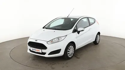 Weiß Gebraucht 2016 Ford Fiesta Trend Limousine | 6.720 € (Etwas zu teuer)
