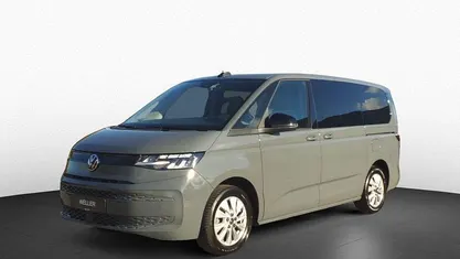 Grau Gebraucht 2023 VW Multivan Van | 38.990 € (Superpreis)