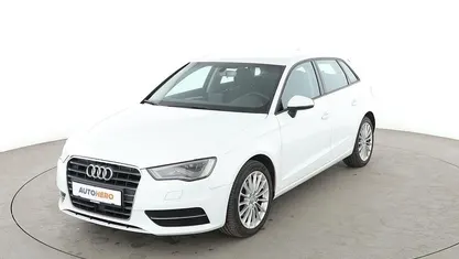 Weiß Gebraucht 2016 Audi A3 Attraction Limousine | 13.640 € (Fairer Preis)
