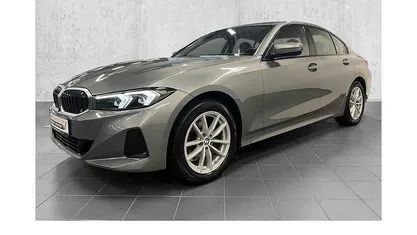 Grau Gebraucht 2023 BMW 318 Limousine | 29.490 € (Fairer Preis)