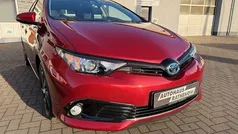 Red mc. Gebraucht 2018 Toyota Auris Hybrid Team Limousine | 16.490 € (Guter Preis)