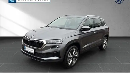 Grau Gebraucht 2025 Skoda Karoq Selection SUV | 33.930 € (Fairer Preis)