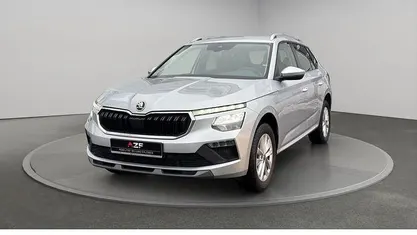 Brillantsilber metallic Gebraucht 2024 Skoda Kamiq Selection SUV | 21.890 € (Guter Preis)