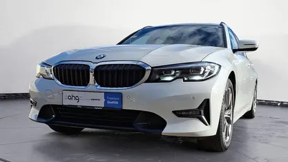 Weiß Gebraucht 2019 BMW 330 Sport Line Kombi | 22.690 € (Guter Preis)