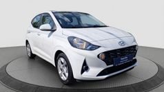 Weiss Gebraucht 2021 Hyundai i10 Trend Kleinwagen | 12.600 € (Fairer Preis)