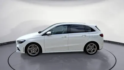 Gebraucht Mercedes B200 AMG line 163 PS (119 kW) 2023 Weiß Kleinwagen