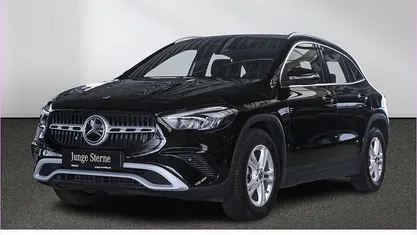 Gebraucht Mercedes GLA200 163 PS (119 kW) 2024 Unilack nachtschwarz SUV