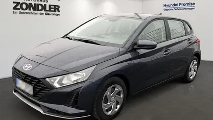 Grau Gebraucht 2025 Hyundai i20 Select Limousine | 16.990 € (Guter Preis)