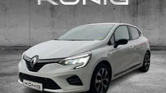 Weiß Gebraucht 2023 Renault Clio V Evolution Limousine | 14.499 € (Fairer Preis)