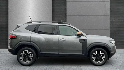 Dolomitgrau Neu 2025 Dacia Duster Extreme SUV | 27.490 € (Fairer Preis)