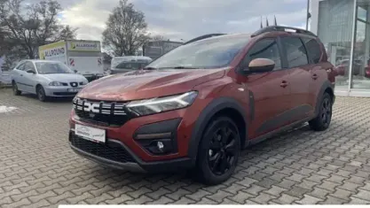 Gebraucht Dacia Jogger Extreme 94 PS (69 kW) 2024 Orange Van / Kleinbus