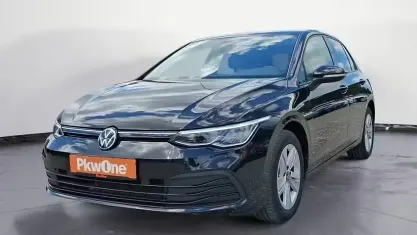Gebraucht VW Golf VIII Life 131 PS (96 kW) 2022 Schwarz Limousine