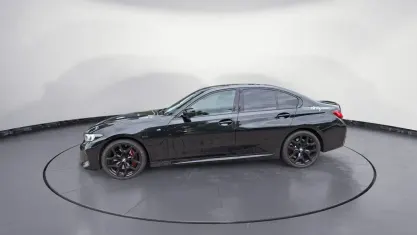 Gebraucht BMW 320 M Sport 190 PS (139 kW) 2025 Saphirschwarz metallic Limousine