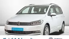 Pure white Gebraucht 2022 VW Touran Comfortline Van / Kleinbus | 30.985 € (Fairer Preis)