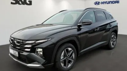 Neu Hyundai Tucson Trend 150 PS (110 kW) 2025 Met (schwarz SUV