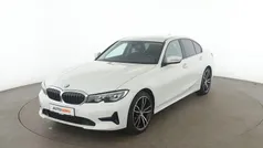 Weiß Gebraucht 2021 BMW 318 Advantage Limousine | 25.810 € (Fairer Preis)