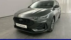 Grau Gebraucht 2024 Ford Focus ST-Line Limousine | 22.980 € (Guter Preis)