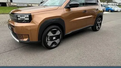 Gebraucht 2025 Fiat Grande Panda La Prima Kleinwagen | 25.490 € (Fairer Preis)