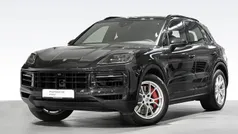 Chromitschwarzmetallic Gebraucht 2024 Porsche Cayenne S SUV | 94.900 €