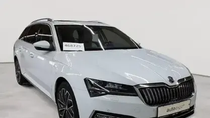 Gebraucht Skoda Superb LAURIN & KLEMENT 156 PS (114 kW) 2022 Moonweiß perleffekt Kombi