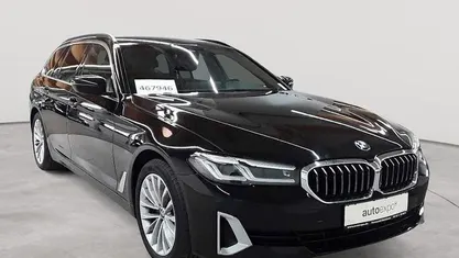 Gebraucht BMW 520 Luxury Line 190 PS (139 kW) 2023 Schwarz uni Kombi