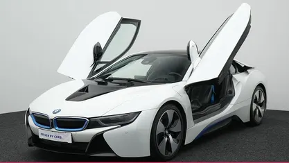 Gebraucht BMW i8 Sport Line 231 PS (169 kW) 2014 Kristallweiss perleff. m. akzent bm Coupé