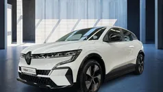 Weiß Gebraucht 2022 Renault Mégane Equilibre Limousine | 19.540 € (Fairer Preis)