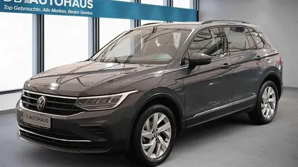 Gebraucht VW Tiguan Life 150 PS (110 kW) 2024 Delfingrau SUV