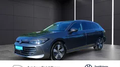Diabasgrau (grau) Gebraucht 2024 VW Passat IQ Drive Kombi | 37.895 € (Fairer Preis)