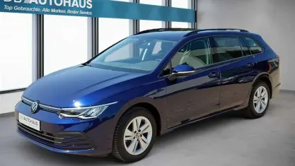 Gebraucht VW Golf VIII Life 116 PS (85 kW) 2024 Blau Kombi