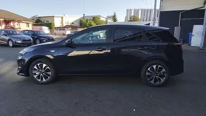 Gebraucht 2025 Kia Ceed Silver Kleinwagen | 22.741 € (Fairer Preis)