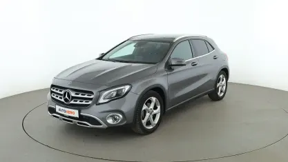 Gebraucht Mercedes GLA180 Urban 122 PS (89 kW) 2019 Grau SUV