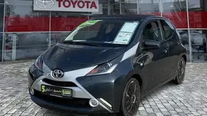 Gebraucht Toyota Aygo X-clusiv 69 PS (50 kW) 2016 Grau Kleinwagen