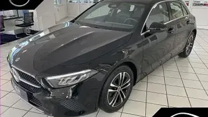 Usado Mercedes A180 Advanced 136 CV (100 kW) 2025 Negro Berlina