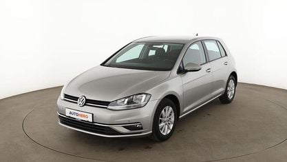 Używany VW Golf VII Comfortline 110 KM (80 kW) 2017 Szary Sedan/Limuzyna