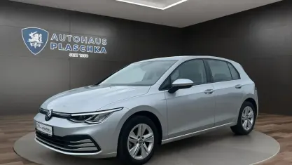 Gebraucht VW Golf VIII Life 116 PS (85 kW) 2022 Reflexsilber Limousine