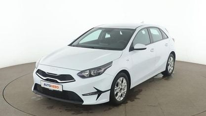 Używany Kia Ceed Edition 7 120 KM (88 kW) 2022 Biały Hatchback